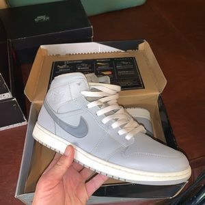 Air jordan retro 1 cool grey